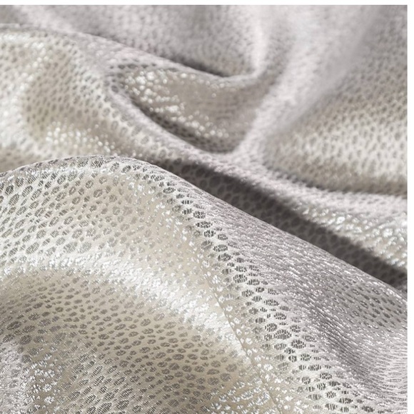 HiEnd Accents MARILYN 3PC DUVET SET, SUPER QUEEN
COLOR:GRAY SILVER METALLIC NWT - Picture 3 of 8